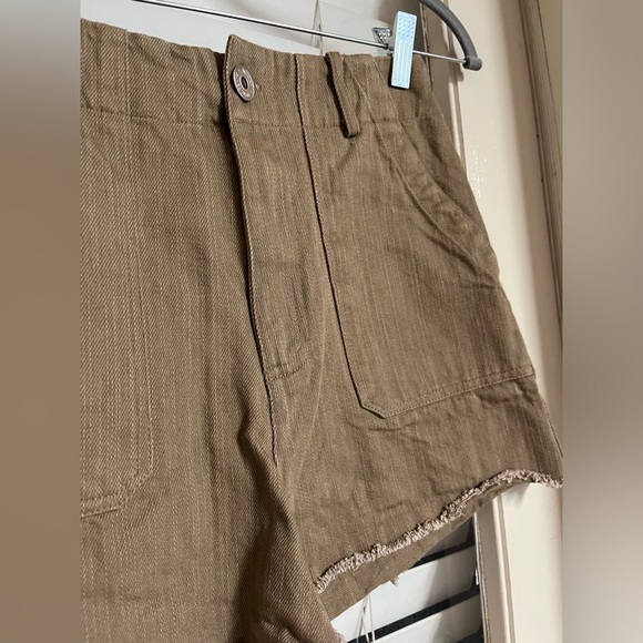 Paper Moon Olive Cargo Shorts Medium - Picture 3 of 8